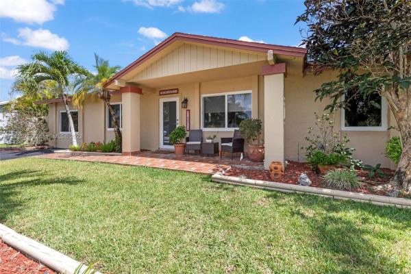 Westwind Lakes, 14871 SW 71st St, Kendall West, Florida 33193, image 2