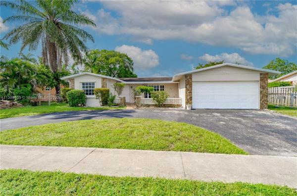 Rainbow Lakes, 8910 NW 23rd St, Pembroke Pines, Florida 33024, image 1