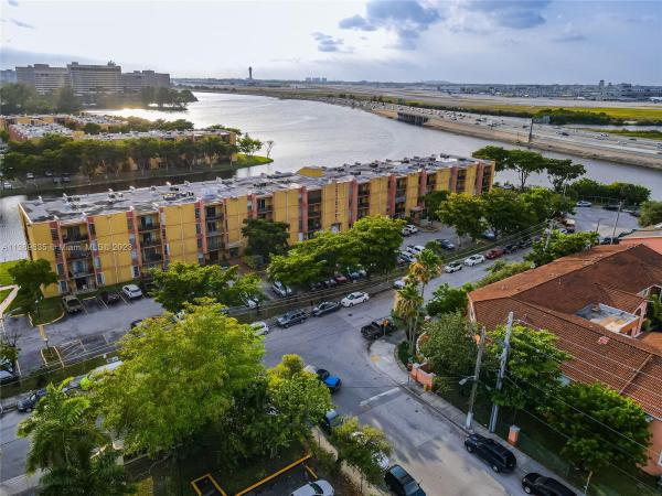 Sunset Villas, 4707 NW 7th St #303-8, Miami, Florida 33126, image 2