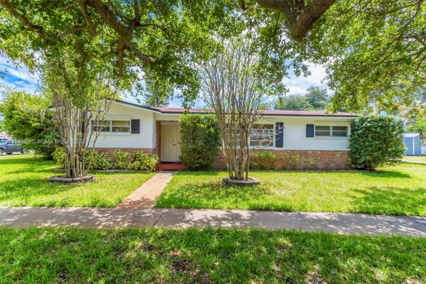 Park Road Manor, 1521 N Park Rd, Hollywood, Florida 33021, image 1