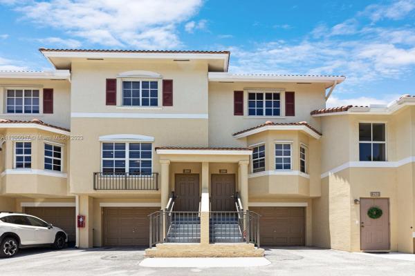 738 NE 90th St #209, Unincorporated Dade County, Florida 33138, image 2