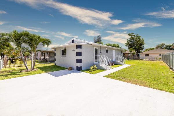 Oakland Park, 7742 NW 14th Pl, Gladeview, Florida 33147, image 1