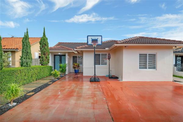 Garson, 14630 SW 49th St, Kendale Lakes, Florida 33175, image 1