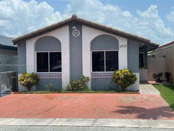 El Prado Country Club, 2852 W 75th St, Hialeah, Florida 33018, image 1