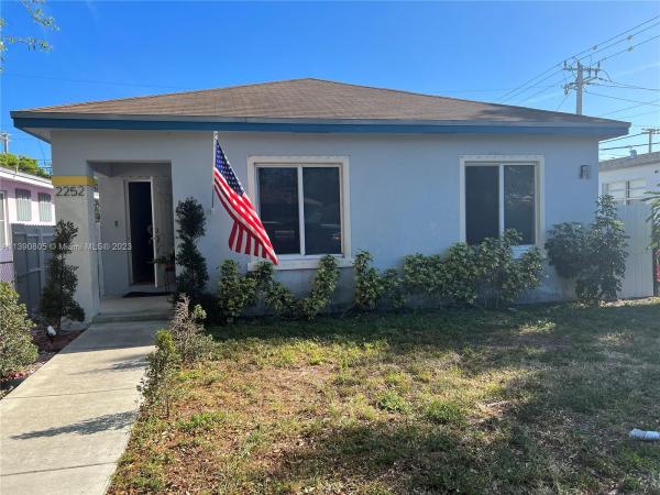 Liberia, 2252 Hope St, Hollywood, Florida 33020, image 2