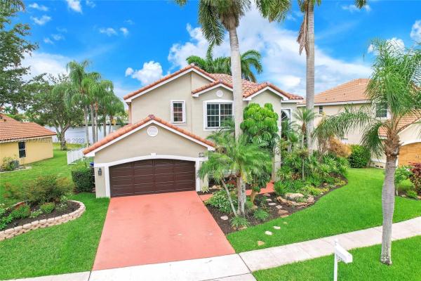 Treasure Cay At Silver Lakes, 706 NW 177th Ave, Pembroke Pines, Florida 33029, image 1