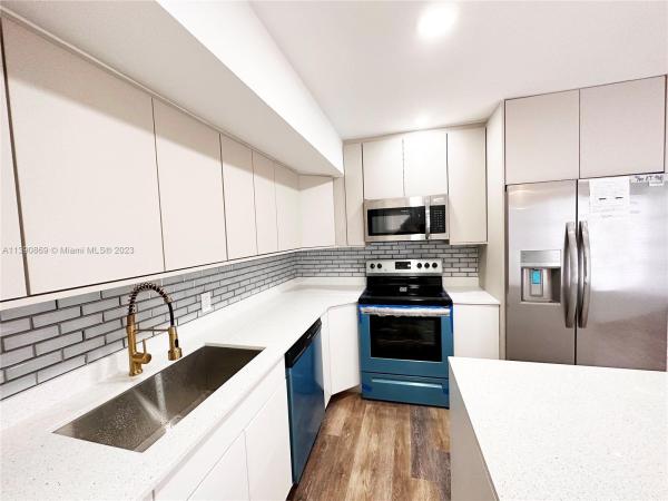 Golden Heights Homes, 2500 NW 16th Ct, Fort Lauderdale, Florida 33311, image 1