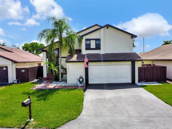 Patio Homes At Lakes Of The Meadow, 4353 SW 147th Ct, Kendall West, Florida 33185, image 1