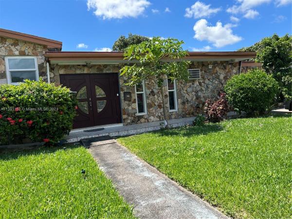 Highland Manor, 510 NE 180th Dr, North Miami Beach, Florida 33162, image 1