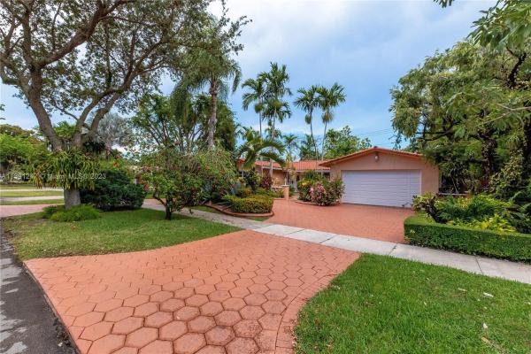 1070 Ibis Ave, Miami Springs, Florida 33166, image 2