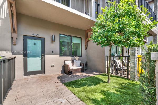 4921 NW 83rd Path #4921, Doral, Florida 33166, image 2