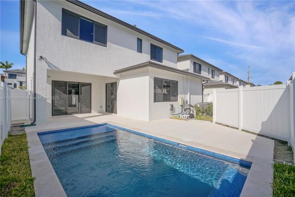 8096 NW 48th Ter, Doral, Florida 33166, image 2