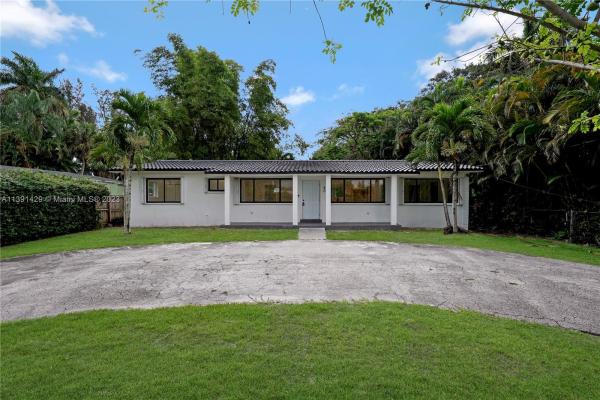 Biscayne Gardens, 80 NW 158th St, Golden Glades, Florida 33169, image 2