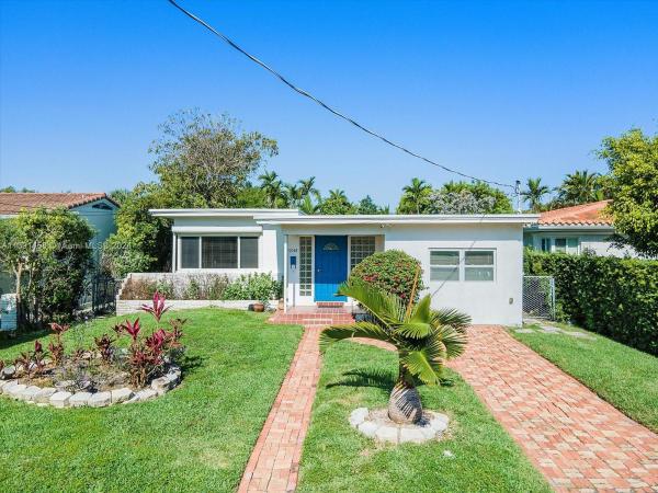 Altos Del Mar, 9048 Dickens Ave, Surfside, Florida 33154, image 1