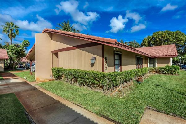 Classic Townhouses West, 5012 Sheridan St #1, Hollywood, Florida 33021, image 1