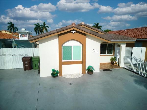 El Prado Country Club, 7017 W 29th Way, Hialeah, Florida 33018, image 1