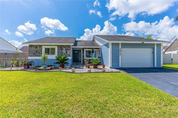 Homestead Lakes Tennessee East, 1614 N Goldeneye Ln, Homestead, Florida 33035, image 1