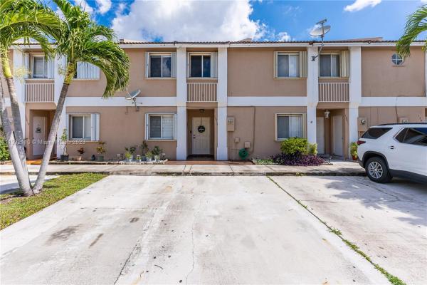 Weitzer Serena Lakes Townhomes, 13915 SW 177th St #13915, Richmond West, Florida 33177, image 2