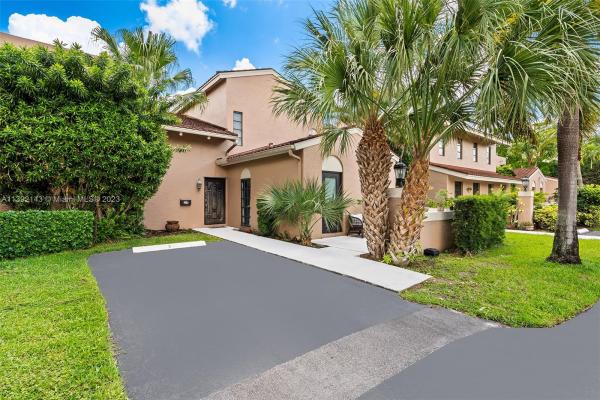 Su Casa, 9050 Jacaranda Ln #2, Plantation, Florida 33324, image 1