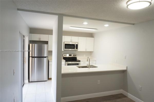 Village Of Sandalwood Lakes, 2507 25th Way, West Palm Beach, Florida 33407, image 2