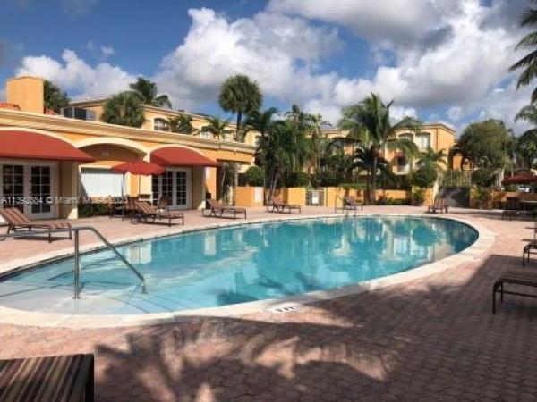 Venetian Gardens At Country Club Of Miami, 17911 NW 68th Ave #M204, Hialeah, Florida 33015, image 1
