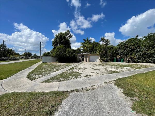 440 NE 13th St, Unincorporated Dade County, Florida 33030, image 2