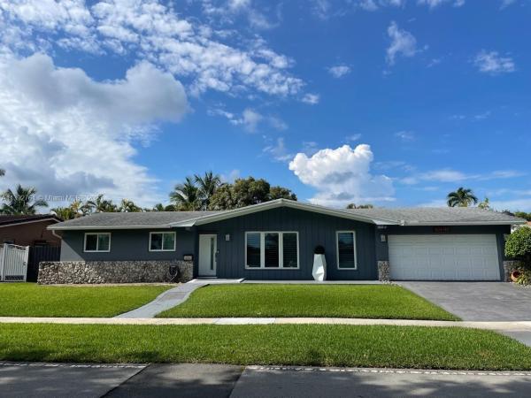 Kendale Lakes No HOA, 14516 Kendale Lakes Blvd, Kendale Lakes, Florida 33183, image 2