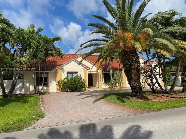 Country Club Of Miami Estates, 18630 W Oakmont Dr, Country Club, Florida 33015, image 1