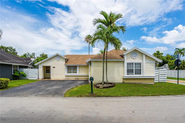 Royal Glen, 10125 SW 139th Pl, The Hammocks, Florida 33186, image 1