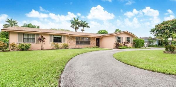 Maral Estates, 16842 SW 86th Ave, Palmetto Bay, Florida 33157, image 1