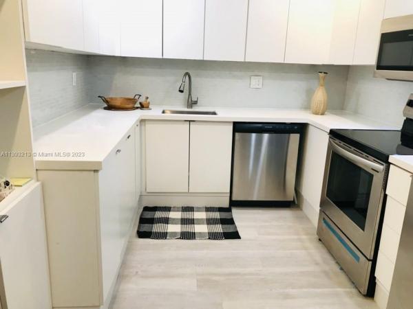 1651 NE 115th St #7C, Unincorporated Dade County, Florida 33181, image 2