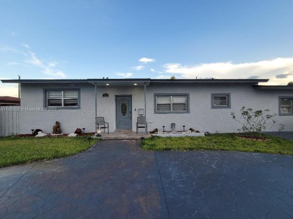 Carol City, 3760 NW 171st Ter, Miami Gardens, Florida 33055, image 2