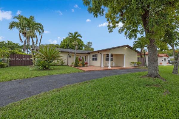 Southern Estates, 2820 SW 120th Rd, Tamiami, Florida 33175, image 2