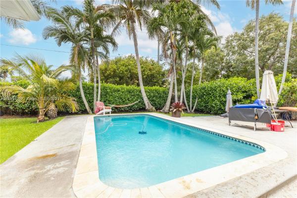 Hollywood Homesites High School, 1410 Coolidge St, Hollywood, Florida 33020, image 1