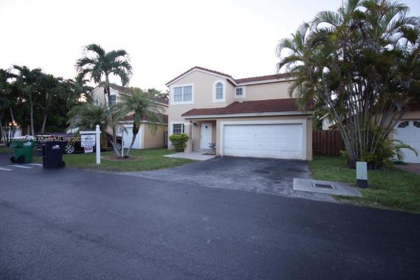 Vizcaya At The Hammocks, 15113 SW 109th Ln, The Hammocks, Florida 33196, image 1
