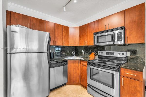 Lucaya, 1872 NE 46th St #D5, Fort Lauderdale, Florida 33308, image 1