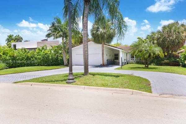 Golden Beach, 185 Golden Beach Dr, Golden Beach, Florida 33160, image 1