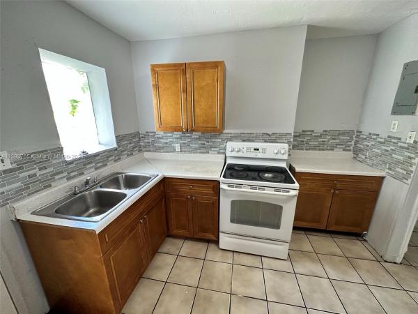 Durrs, 820 NW 19th Ter, Fort Lauderdale, Florida 33311, image 1