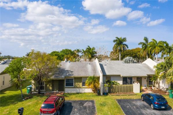 Devon Aire Villas, 12409 SW 114th Ter #12409, The Crossings, Florida 33186, image 2