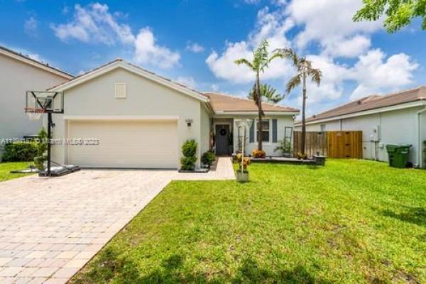 Rauls Place At Oasis, 650 SE 31st Ave, Homestead, Florida 33033, image 1