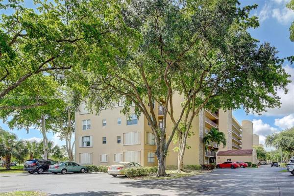 Waters Edge Towers, 4570 NW 18th Ave #707, Deerfield Beach, Florida 33064, image 1