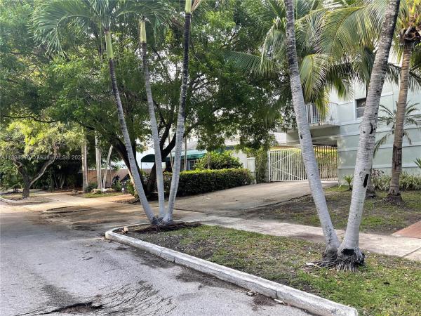 Miami Beach Townhomes, 1743 S Michigan Ave #4, Miami Beach, Florida 33139, image 1