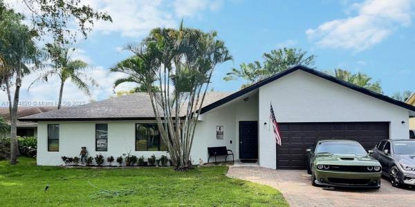 Rolling Hills Lake Estates, 8521 SW 27th Pl, Davie, Florida 33328, image 1