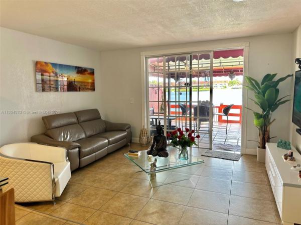 Laguna Club, 506 NW 107th Ave #9B, Fountainebleau, Florida 33172, image 1