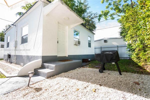 Columbia Park, 400 NW 46th St #rear, Miami, Florida 33127, image 1
