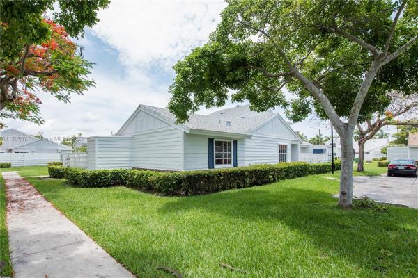 Village Homes At Country Walk, 13704 SW 149th Cir Ln #4-59, Country Walk, Florida 33186, image 1