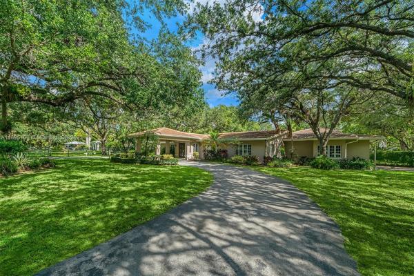 North Pinecrest, 6475 SW 92nd St, Pinecrest, Florida 33156, image 1