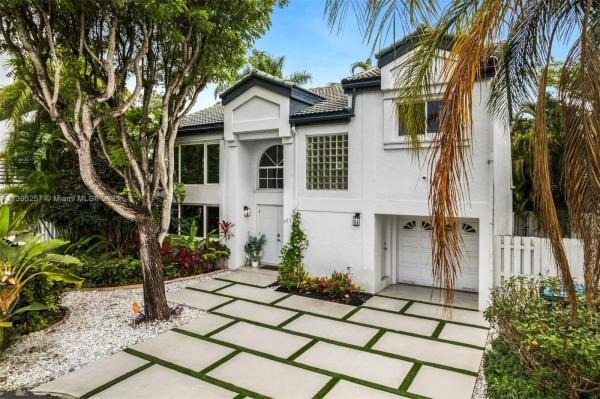 San Simeon, 351 NE 212th St, Ives Estates, Florida 33179, image 1