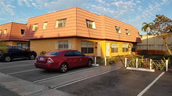 Royal Oaks, 2562 NW 52nd Ave #B18, Lauderhill, Florida 33313, image 1