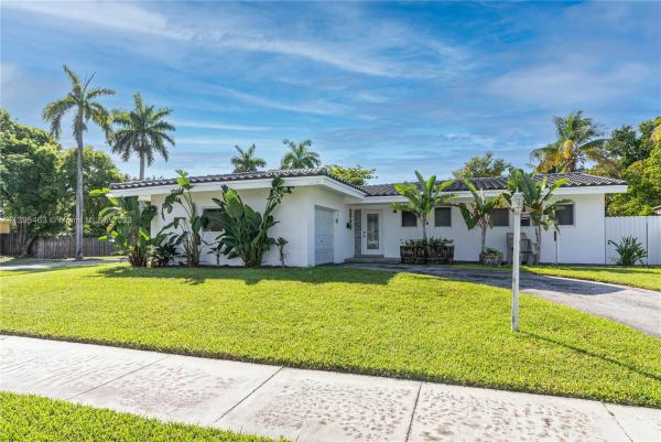 Carll Heights, 14781 S Spur Dr, Golden Glades, Florida 33161, image 1